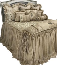 Designer_bedding-neutral_bedding-luxury_bedding-beige_bedding-cream_bedding-old_world_decor-oversized_bedding-reilly_chance_collection_grande Bedding Cream, Oversized Bedding, Bedding Beige, Gold Bedding Sets, Bedding Neutral, Beige Bedding, Neutral Bed Linen, Bedding Luxury, Cream Bedding