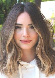 Brown Hair Pale Skin, Shoulder Length Hairstyles, Hair Pale Skin, Brown Blonde Hair, Hair Inspiration Color, Hair Inspo Color, Hair Long