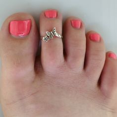 SAME DAY SHIPPING on orders received by 12 PM PST FREE FIRSTCLASS SHIPPING in U.S. on orders $35.00 or more! FREE INTERNATIONAL FIRST CLASS on orders $100.00 or more! SIZING METHOD for Toe or Midi Rings: 1) For Toe Rings, use half of your shoe size, or your full pinkie size (80% accurate) 2) Measure your Toe/Finger using a string or Dental Floss * With a piece of string or dental floss, wrap it snugly but not tight at the part of the toe/midi where you want the ring will lay (on the toes, typica Personalized Toe Ring Jewelry, Adjustable Nickel-free Toe Rings As Gift, Nickel-free Open Toe Rings For Promise, Stackable Toe Rings As Gift, Simple Nail Designs Acrylic, Rings Boho, Barbie Sets, Knuckle Ring, Winter Nail Designs