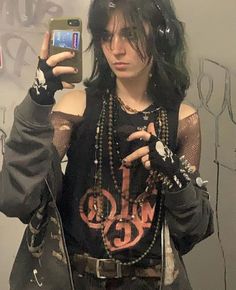 Goth Summer Clothes, Metalcore Fashion, Folk Punk Outfit, Bumblephii Outfits, Punk Fashion Summer, Punk Outfits Summer, Summer Punk Outfits, Summer Emo Outfits, Goth Boy Outfits