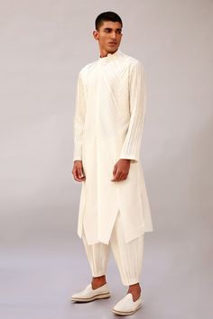 Kurta Designs Men's, Boys Kurta Design, Neeta Lulla, Kurta Men, Long Kurta, Boys Kurta, Mens Kurta, Wedding Outfit Men, Indian Men Fashion