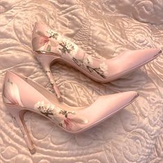 / /, / Absolutely Stunning!! Featuring Ted Baker Lpndon Flat Satin Floral Heels In Dusky Pink. The Details On These Heels Is Amazing! Rose Gold Lip At Toe, And At Back Heel, Stamped Ted Baker. Dainty Rose Gold Bow At Back Heel Adds A Very Feminine Touch. Rose Gold Metallic Sculpted Cushioned Footbed For Extra Comfort. On The Sole, It Reads In Script: “ Ted Baker Shoes, Rose Gold Shoes, Pink Luxury, Luxury Heels, Dainty Rose, Gold Lips, Floral Heels, Court Heels, Satin Shoes