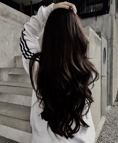 Hair Photography, Long Dark Hair, Haircuts Straight Hair, Dream Hair, Korean Hairstyle, Aesthetic Hair, Gorgeous Hair, Dark Hair, Pretty Hairstyles