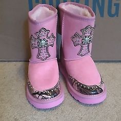 Girls New With Tags Pink Montana West Boots, Size 1. From Smoke Free And Pet Friendly Home Thanks For Stopping By Camo Boots, West Boots, Girls Boots, Montana, Pet Friendly, Kids Shoes, Toddler Girl, Diva, Shoe Boots