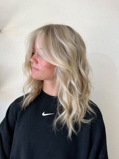 Bold and bkendy blonde Blonde And Short Hair, Haircuts Blonde Medium, Short Super Blonde Hair, Shorter Blonde Hair With Layers, Short Hairstyles For Blonde Hair, Medium Length Haircut For Blonde Hair, Creamy Blonde Short Hair, Cute Short Blonde Haircuts, Blonde Hair Color Ideas For Fair Skin