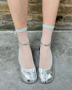 Tabis, boots, mary jane, heels, socks, japan, aesthetics, trendy Tabi Ballet Flats, Mary Jane Outfit, Japanese Socks, Tabi Socks, Sports Models, Fine Yarn, Kids Socks