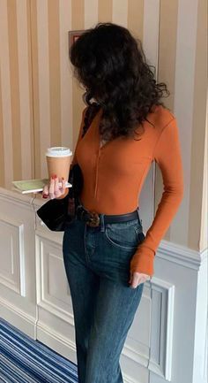 Jewel Tone Fall Outfits, Vintage Corporate Fashion, Alt Academia Outfits, Warm Color Outfits, Elegant Outfits Aesthetic, Outfits For Big Bust, Hourglass Clothes, Simple Feminine Outfits, Secretary Aesthetic