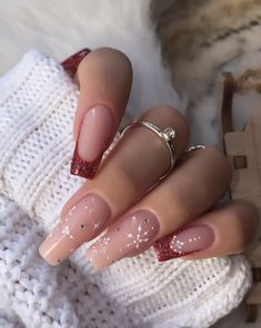 Coffin Winter Nails Designs, Christmas Nails With Rhinestones, Holiday Nails Coffin, December Nails Acrylic, Christmas Square Nails, Nagellack Trends