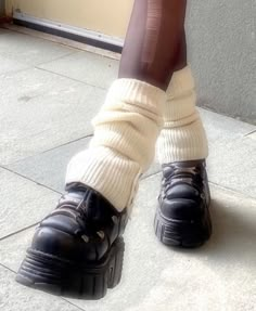 Harajuku Shoes Boots, Mode Harajuku, New Rock, Aesthetic Shoes, Swaggy Outfits, Dream Shoes