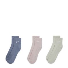 Elevate your workout experience with the Nike Everyday Plus Cushioned Socks. Crafted with precision by Nike, these socks are designed to enhance your comfort and performance. Engineered with advanced sweat-wicking technology and excellent breathability, it ensures your feet stay dry and cool even during the most intense workouts. With the Nike Everyday Plus Cushioned Socks, you'll have the extra edge you need to power through that extra set. Upgrade your athletic gear with these exceptional sock Nike Ankle Socks, Converse Shop, Flip Flop Boots, Fitness Trends, Nike Socks, Athletic Gear, Running Trainers, Nike Training, Intense Workout