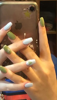 Vintage Nails Aesthetic, Green Short Nails, Vintage Nails, Soft Nails, Neon Nails, Neutral Nails