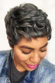 Short Grey Haircuts, Short Wavy Pixie, Grey Hair And Glasses, Androgynous Haircut, 1950s Hairstyles, Light Curls, Short Ombre Hair, Gray Hair Cuts