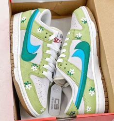 Cute Dunks, Nike Shoes Women Fashion, Custom Shoes Diy, Diy Sneakers, Nike Shoes Air Force, All Nike Shoes