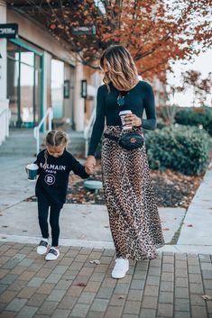 animal print // little girl style //  long skirt & long sleeved shirt //#fallfashion How to Style an Edgy and Chic Mommy and Me Look Cute Mom Style, Chic Mom Style, Cool Mom Outfits, Mom And Me Outfits, Cool Mom Style, Mommy Fashion, Mom Clothes, Mommy Outfits, Stylish Mom