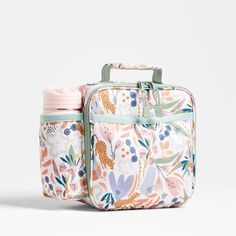 A fun and functional lunch box that's built to handle all the thrills and spills of the day. Adorned with big cats, blooms and a lush landscape, our bag is constructed of food-safe and supremely durable polyester made from recycled water bottles. It's also lightweight and easy to clean, plus roomy enough to hold multiple storage containers. An insulated lining keeps meals just the way your kid likes them-hot, cold or somewhere in between. An outer pocket safely stows a napkin, utensils, daily re Lunch Box Preppy, Lunch Bag For Kids, Vera Bradley Lunch Bags, Cute Lunch Boxes, Thermal Lunch Box, Lush Landscape, Kids School Supplies, Water Bottle Bag, Toddler Lunches