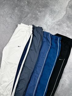 Nike Vintage Trackpants Retro Nike Tracksuit, Vintage Nike Clothes Men, Windbreaker Pants Outfit Men, Nike Pants Vintage, Nike Vintage Pants, Nike Vintage Tracksuit, Nike Vintage Track Pants, Vintage Nike Pants, Trackpants Nike