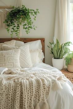 24 Botanical Bedroom Ideas to Decorate with Greenery Botanical Interior Design Bedroom, Botanical Interior Design, Plant Room Aesthetic, Botanical Interior, Room With Plants, Room Aesthetic, Interior Design Bedroom