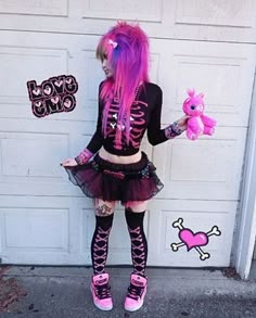 Emo Pink Outfit, Scene Fashion Aesthetic, Emo Scene Outfits, Emo Scene Girls, 2000s Scene, Scene Style