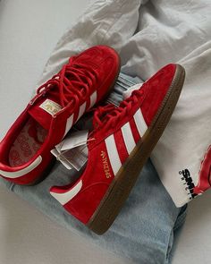 Red Sneakers Aesthetic, Red Spezial Adidas Outfit, Adidas Red Gazelle, Adidas Red Shoes, Red Spezial Adidas, Red Sambas Outfit, Red Sambas Adidas