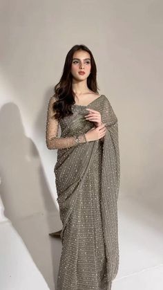 डिजाइनर कपड़े, Simple Saree Designs, Fashionable Saree Blouse Designs, Fancy Sarees Party Wear, Pakistani Fancy Dresses, Simple Sarees, Beautiful Pakistani Dresses, Saree Designs Party Wear, Fancy Dresses Long