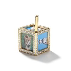 🎲Cube Photo Necklace🎲 •Starting under $50 this week only! •Buy Now Pay Later with interest free installment payment options! Just select the provider of your choice at checkout! Carry your treasured memories wherever you go with our 3D Cube Photo Pendant Necklace. This beautifully crafted necklace holds six cherished photos, one on each side of the pendant. Personalize each face with your favorite snapshots, creating a stunning wearable collage and sentimental accessory. Keep your memories clo Gold Cuban Chain, Six Photo, 3d Cube, Photo Necklace, Photo Pendant, Custom Charms, Custom Pendants, Cuban Chain, Buy Now Pay Later