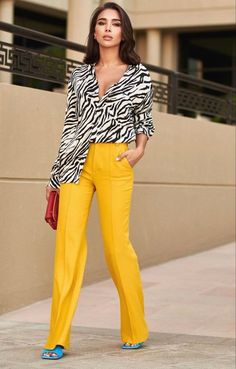 Fashion Color Combos, Outfit Color Combinations, Yellow Pants Outfit, Spring Work, Winter Typ, Spring Work Outfits