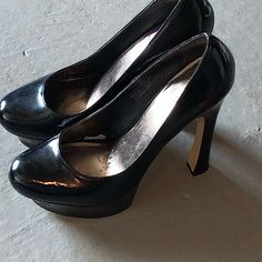 Zigi Soho Patent Black Heels 5 In Heels Comfortable Round Toe Never Worn Round Heels, Dark Heels, Big Heels, Black Heels Vintage, Grunge Platform Heels With Round Toe, Black Platform Heels Grunge Style, Retro Black Platform Heels, Vintage Black High Heel Mary Janes, Apple Bottom Jeans