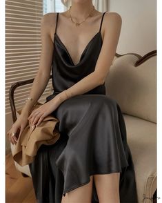 Sophisticated and Stylish Satin Camisole Dress with Contemporary Design Elements Outfits Con Vestido, Satin Camisole Dress, Satin Outfit, Fashion Silhouette, Satin Camisole, Cheap Clothing, Design Aesthetics, Midi Slip Dress, Camisole Dress