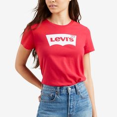 I'm Selling Beautiful Levi's Cotton Batwing Logo Graphic T-Shirt For Women.Size S,Color Red.Our Levi's T-Shirt And Denim Were Made For Each Other.This Slim-Fitting Crew Is Basic,Simple And Always Useful. Levis Shirt Outfit, Denim Shirt Outfit Women, Denim Shirt Outfit, Levis Outfit, Levis T Shirt, Levis Shirt, Levis Denim, Levis Women, Cotton Logo