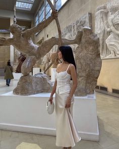 White Luxury Outfit, Black And Beige Aesthetic Outfit, Museum Dress Outfit, Museum Outfit Dress, White Silk Dress Aesthetic, Cream Silk Dress Aesthetic, Elegant Cream Summer Silk Dress, Chic Beige Silk Dress, Museum Aesthetic Outfit