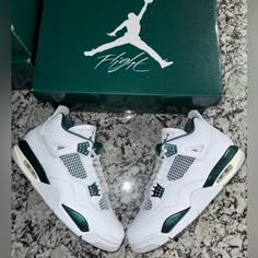 Size 5.5y Brand New Never Worn Comes With Box Emerald Green Jordans, White And Green Jordan 4’s, Green Quinceanera Shoes, Jordan 4s Aesthetic, Green Jordan 4’s, Jordan Shoes Green, Quinceanera Emerald Green, Air Jordan 4 Pure Money, Jordan 4 Green