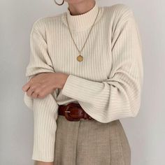 Beige Roll Neck Outfit, Neck Outfit, Neutral Outfit Ideas, Simple Outfit, Neutral Outfit, Light Academia, Mode Inspo, 가을 패션, Outfits Casual