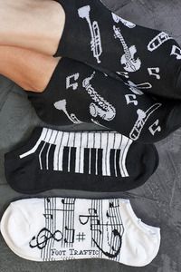 Music notes, instruments and piano keys all together for a symphony of fun in a footie that will hide in your shoes while you play all day, or night.. Funky Socks, Crazy Socks, Funny Socks, Cute Socks, Colorful Socks, Cool Socks, Sock Shoes