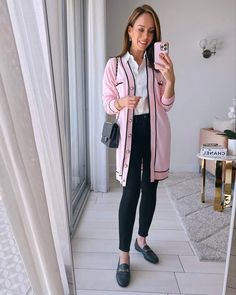 Sydne Style shows casual office outfit ideas in pink cardigan black jeans and sam edeleman loafers Casual Office Outfit, Office Outfit Ideas