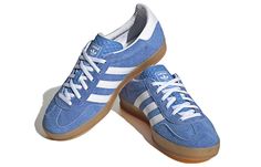 HQ8717 Adidas Gazelle Blue, Adidas Gazelle Indoor, Bold Shoes, Indoor Shoes, Adidas Shoes Women, Breathable Shoes, Adidas Gazelle Sneaker, Clarks Originals, Adidas Gazelle