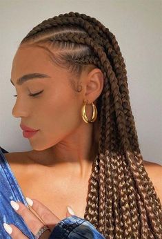 Coiffure : les plus jolies inspirations de tresses trouvée... - Grazia.fr Feed In Braids Hairstyles, Plaits Hairstyles, Feed In Braid, Hair Guide, Natural Hair Braids, Cornrow Hairstyles, African Braids Hairstyles, African Braids, Long Braids