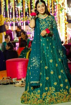 Ayza Khan Chupke Chupke Dresses, Chupke Chupke Meenu Outfits, Ayeza Khan Chupke Chupke Drama Dress, Chupke Chupke Ayeza Khan Dress, Ayeza Danish, Simple Mehndi Dresses, Wedding Dressing