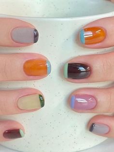 Matte Korean Nails, 2 Color Nail Art, Korean Minimalist Nails, Minimalist Nail Art Square, Simple Manicure Ideas, Korean Manicure, Short Nail Manicure, Creative Nail Art, Minimalist Nail