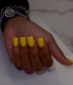 Dark Yellow Nails Acrylic, Dark Green And Yellow Nails, One Color Square Nails, Cute Short Nails Black Women, Short Square Acrylic Nails Yellow, Yellow Square Acrylic Nails, Basic Color Nails