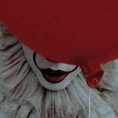 Horror Photos, You'll Float Too, Halloween Photography, Spooky Movies, Horror Lovers, Scary Clowns, Horror Icons, Horror Movie Characters, The Clown