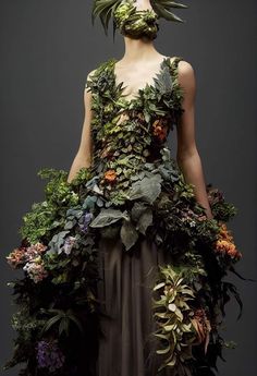 Flower Train Dress, Mushroom Dress Aesthetic, Natural Form Fashion, Nature Goddess Outfit, Forest Inspired Fashion, Forest Inspired Dress, Grass Dress, Earth Inspired Dress, Moss Outfit Aesthetic