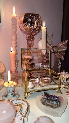 Altar To Aphrodite, Goddess Bedroom Aesthetic, Altar Aphrodite, Modern Aphrodite Aesthetic, Aphrodite Devotee, Aphrodite Shrine, Beauty Altar, Aphrodite Alter, Aphrodite Altar