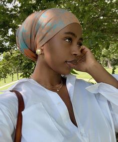 Pashmina Head Wrap, Covering Hair With Scarf, Christian Head Covering Style, Head Scarf Styles Black Women, Head Covering Christian, Scarf Black Women, Doek Styles, Uche Mba, Christian Veiling