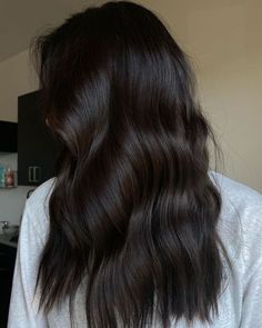 Long Dark Brown Hair, Dark Chocolate Brown Hair, Brown Hair Inspiration, Rambut Brunette, Black Brown Hair, Dark Brunette Hair, Brown Hair Looks, Brown Hair Inspo, Brown Hair Dye