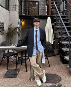 Casual Rich Guy Outfit, Workcore Outfit Man, Kpop Men Fashion, Museum Outfits Aesthetic, Aesthetic Outfit For Men, Vintage Fashion Men, Museum Outfit, Minimalist Fashion Men