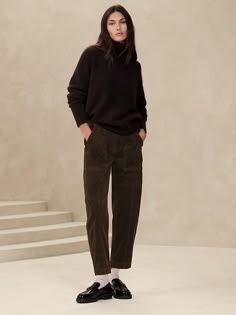 The Corduroy Barrel Pant | Banana Republic Corduroy Pants Outfit, Androgynous Women, Masc Outfits, Lesbian Fashion, French Roast, Quoi Porter, Queer Fashion, Cold Outfits, Androgynous Fashion