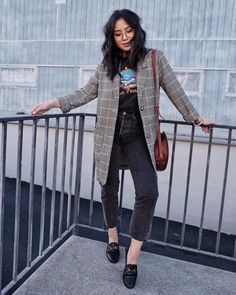 San Francisco Work Outfit, Effortless Edgy Outfits, Kate Ogata, Girly Grunge, Pastel Outfit, Blazer Outfit, Checked Blazer