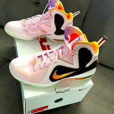 Basketball Shoes Nike Shoes High Tops, Girls Basketball Shoes, Mens Soccer Cleats, White Athletic Shoes, Pink Nike Shoes, Nike Air Monarch, Black Basketball Shoes, Baseball Shoes, Nike Gold