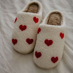 hand wash warm; hang to dry SIZING s/m fits sizes 6-7, m/l fits sizes 8-9, l/xl fits size 10 Heart Slippers, Faux Fur Top, Fur Top, Slide Slippers, Winter Slippers, Slippers Pattern, Fuzzy Slippers, Red Hearts, Round Toe Heels