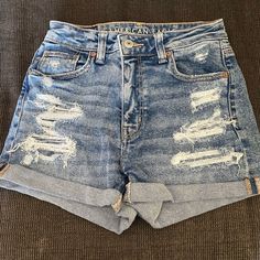 American Eagle Blue Mom Shorts American Eagle Shorts Outfit, American Eagle Clothes, Summer Jean Shorts Outfit, Jean Shorts American Eagle, Latest Fashion For Girls, Math Genius, American Eagle Outfits